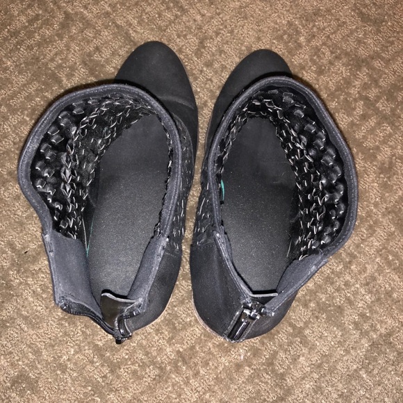 Boots - Picture 3 of 3